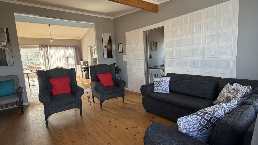 4 Bedroom Property for Sale in Kleinkrantz Western Cape